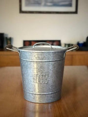 Metal buz kovası